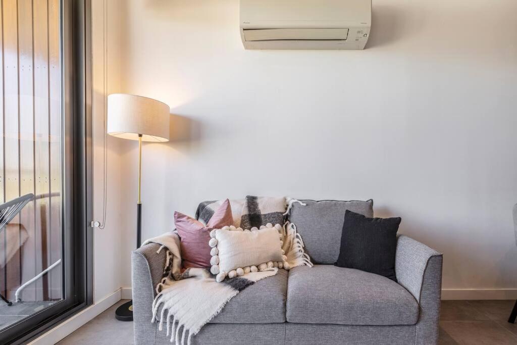 Apartment Spacious 1 Bedroom With Car Park 02174
