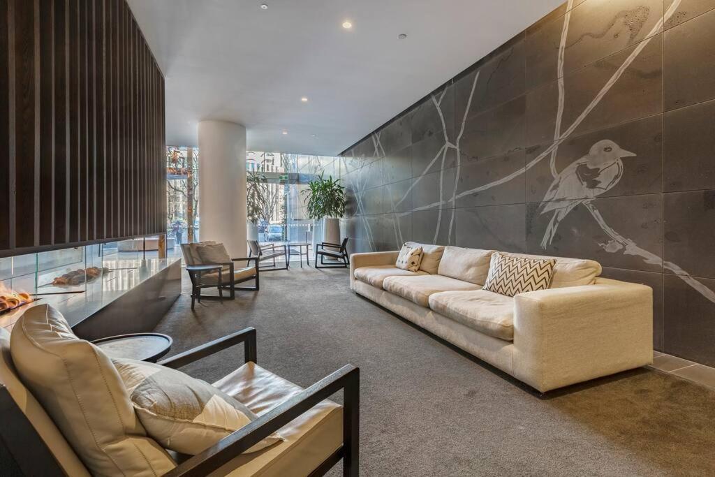Apartment 1 Bedroom Close To Park 02053 Melbourne