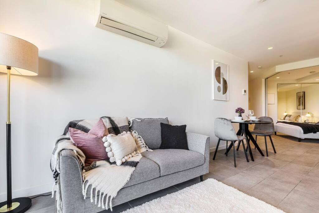 Spacious 1 Bedroom With Car Park 02174 Apartment *