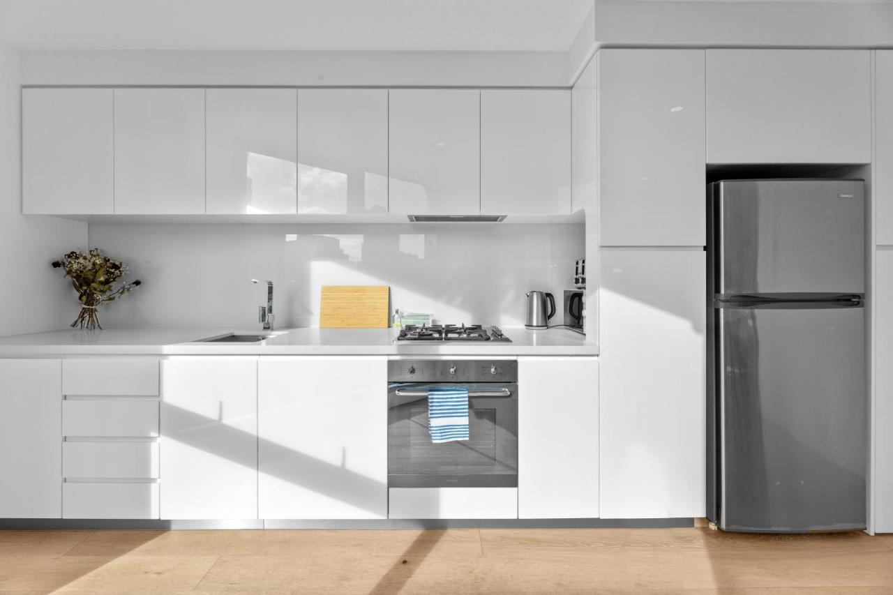 2br 2 Bath, Southbank, View, Lvl 31 * Melbourne