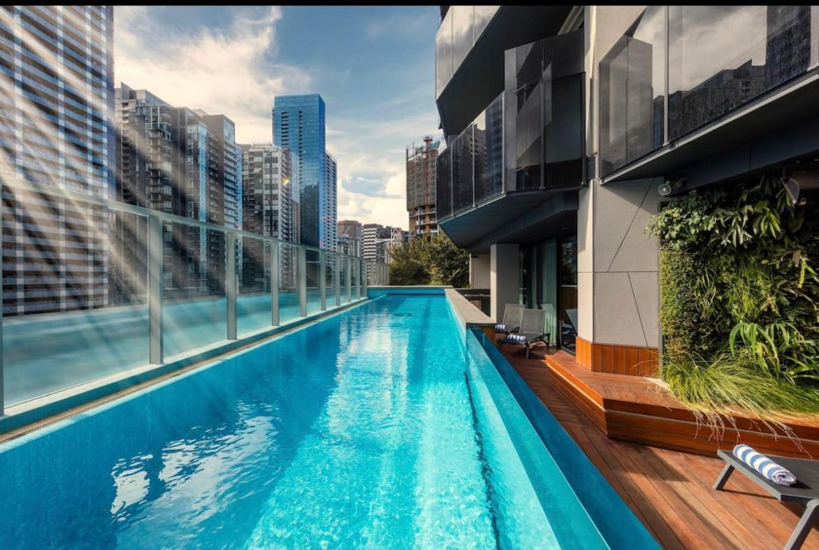 2br 2 Bath, Southbank, View, Lvl 31 Apartment *