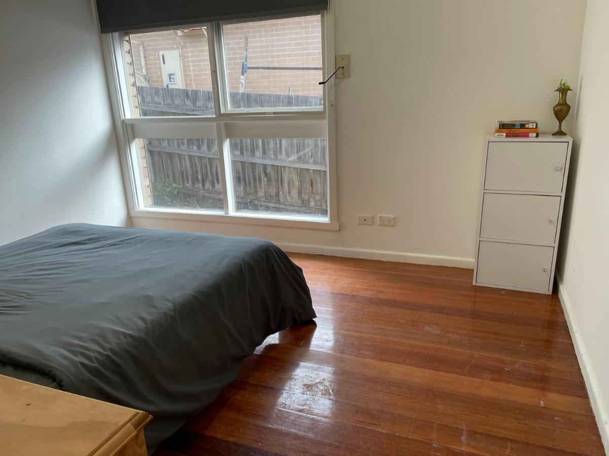 D High Quality Large Bed Near Commercial Areas, Universities, And Rail Transit In Villas Melbourne