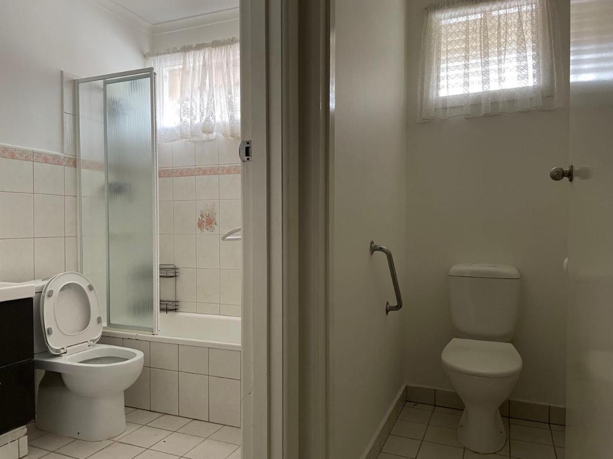 D High Quality Large Bed Near Commercial Areas, Universities, And Rail Transit In Villas * Melbourne