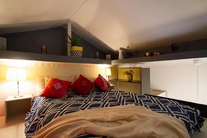 Apartment Carlton Studio Lofts - The Tiny House Movement Front *