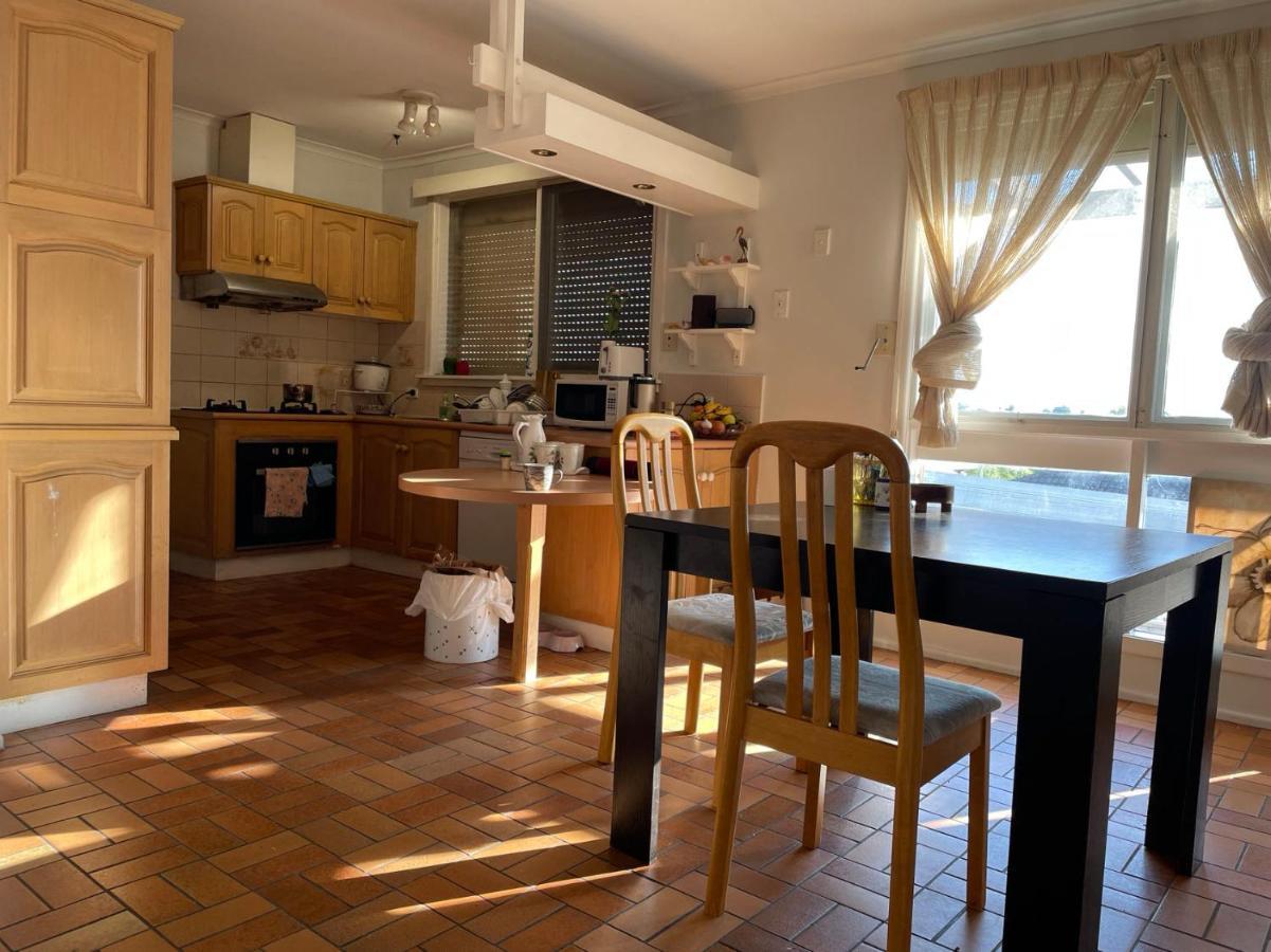 D High Quality Large Bed Near Commercial Areas, Universities, And Rail Transit In Villas Guest house Melbourne