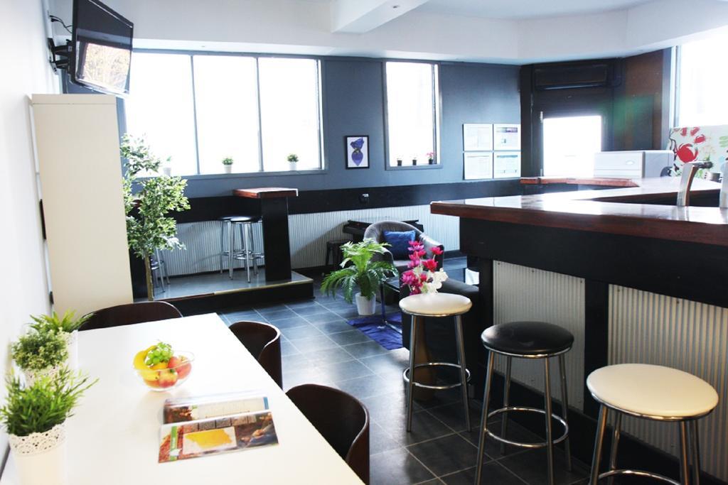 Ozihouse Collingwood Hostel *