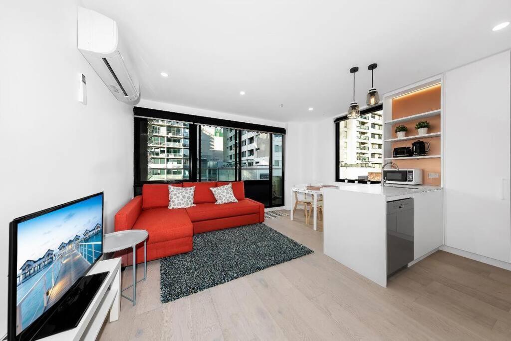 Cozy One Bed In The Heart Of Cbd Apartment Melbourne