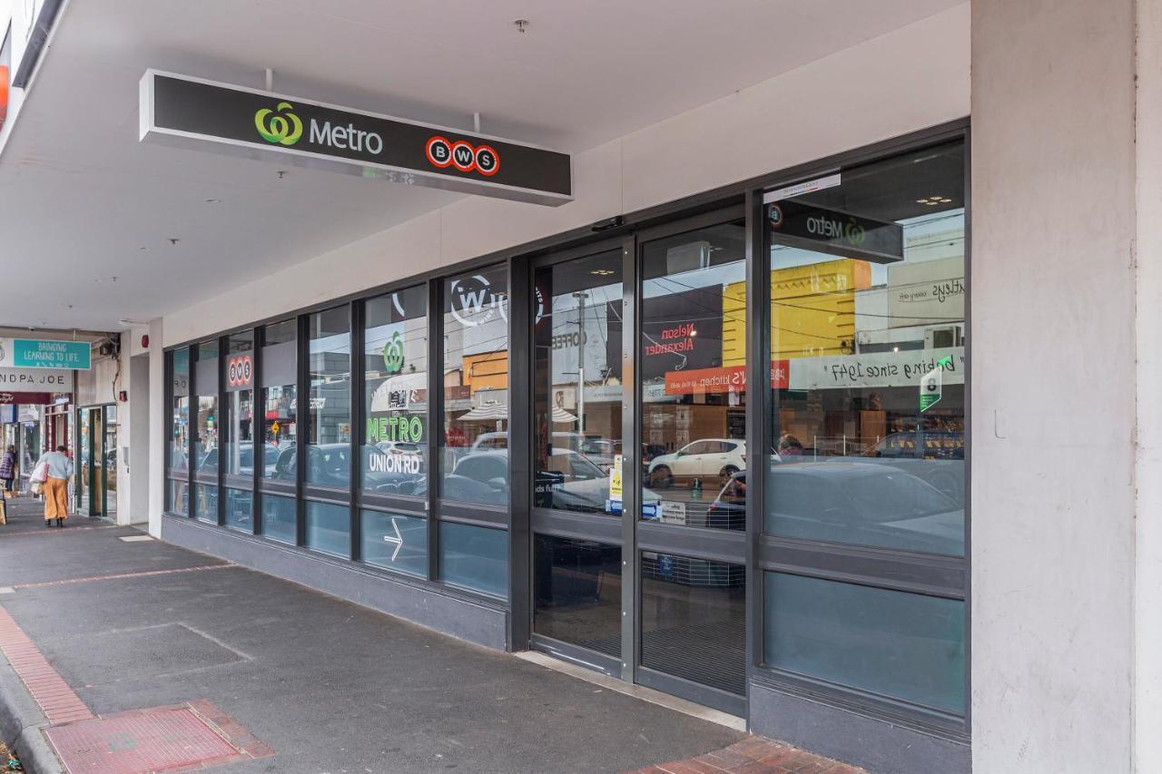 Opposite Union Road Shopping Strip Melbourne