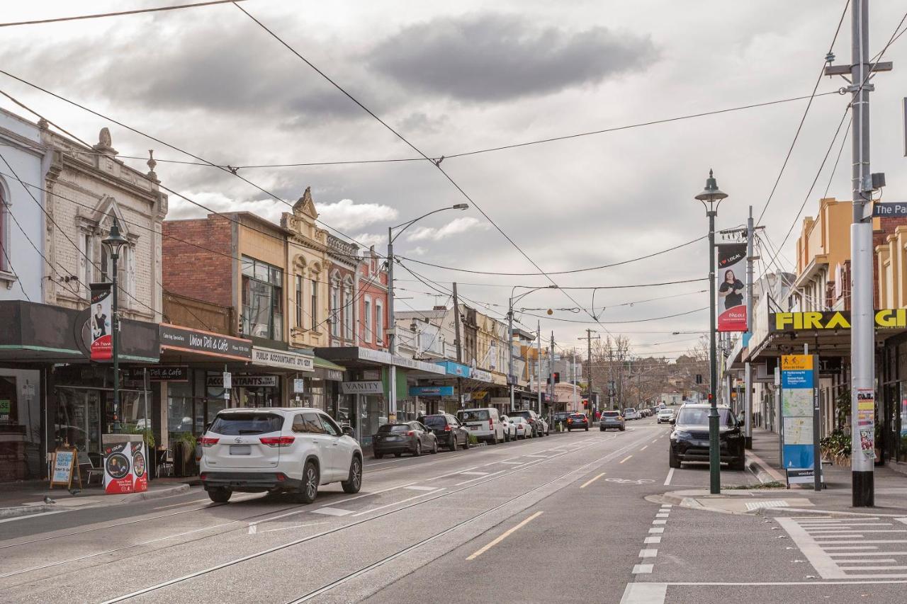 Opposite Union Road Shopping Strip Apartment Melbourne