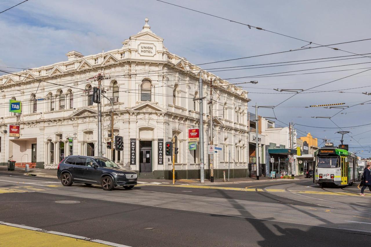 Opposite Union Road Shopping Strip