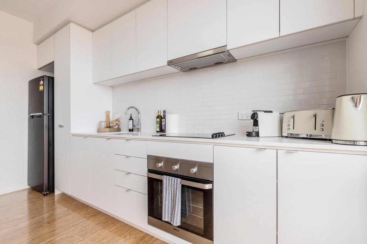 Opposite Union Road Shopping Strip Apartment *