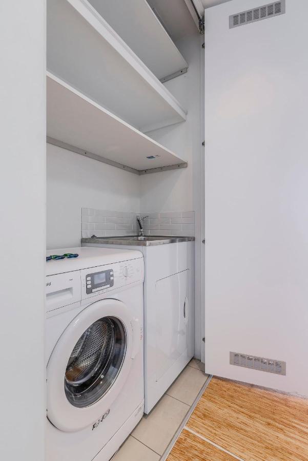 Opposite Union Road Shopping Strip Apartment *