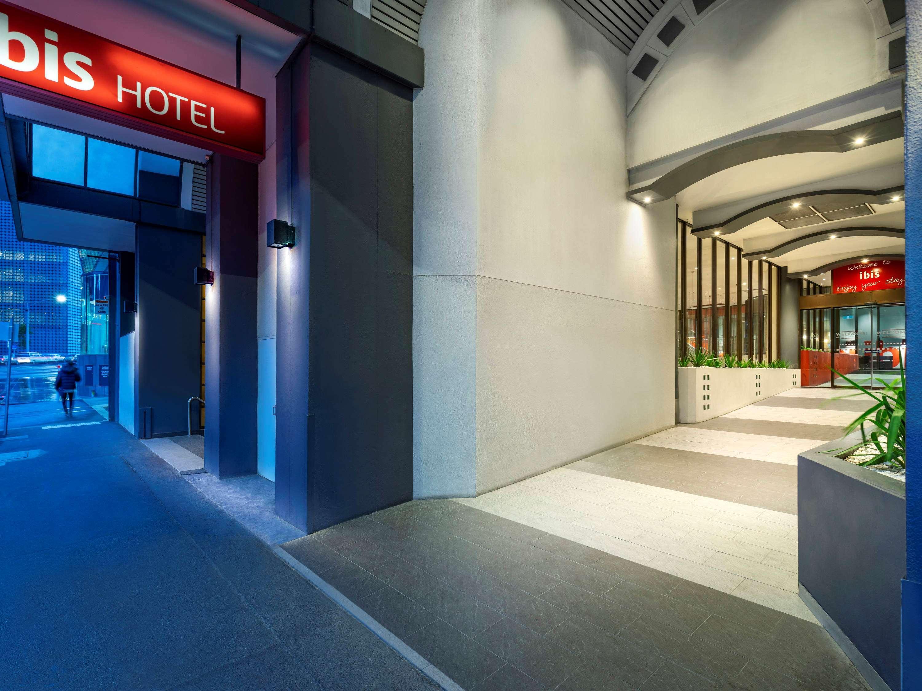Ibis And Aparthotel 3*