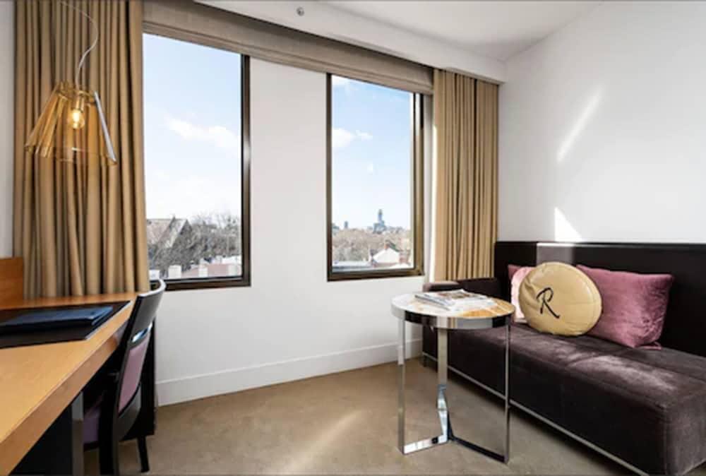 The Royce Hotel 5*