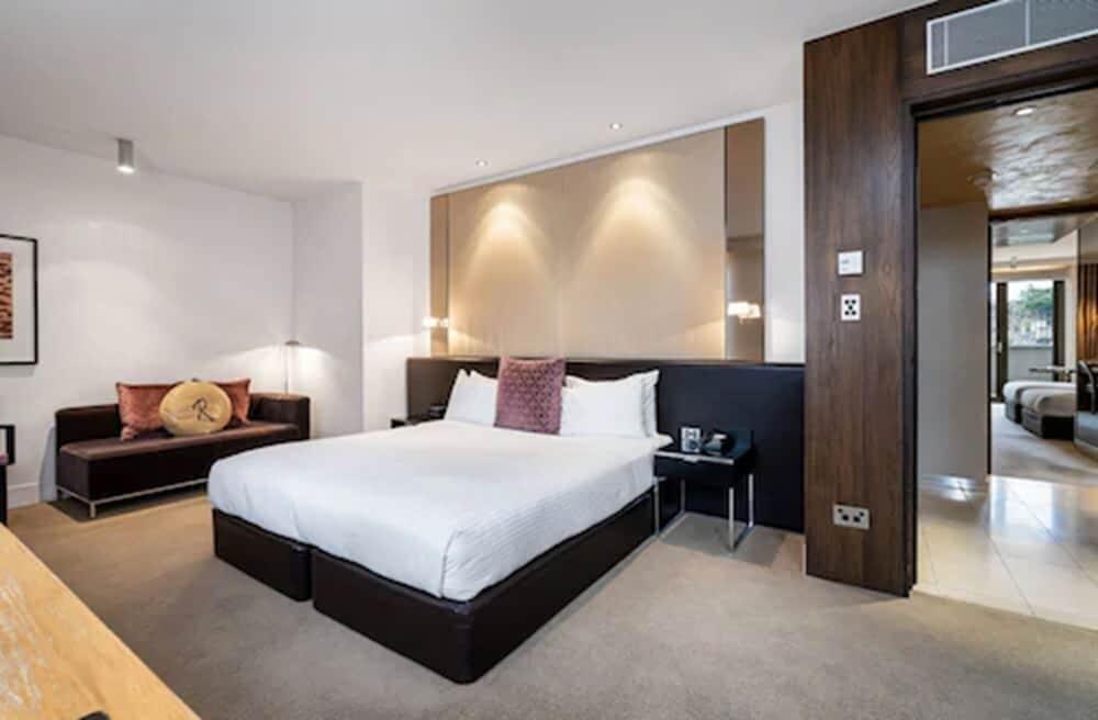 The Royce 5* Melbourne