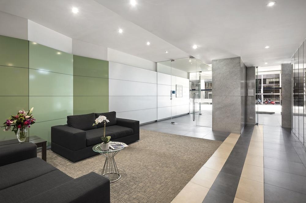 Quest On William Aparthotel 4*