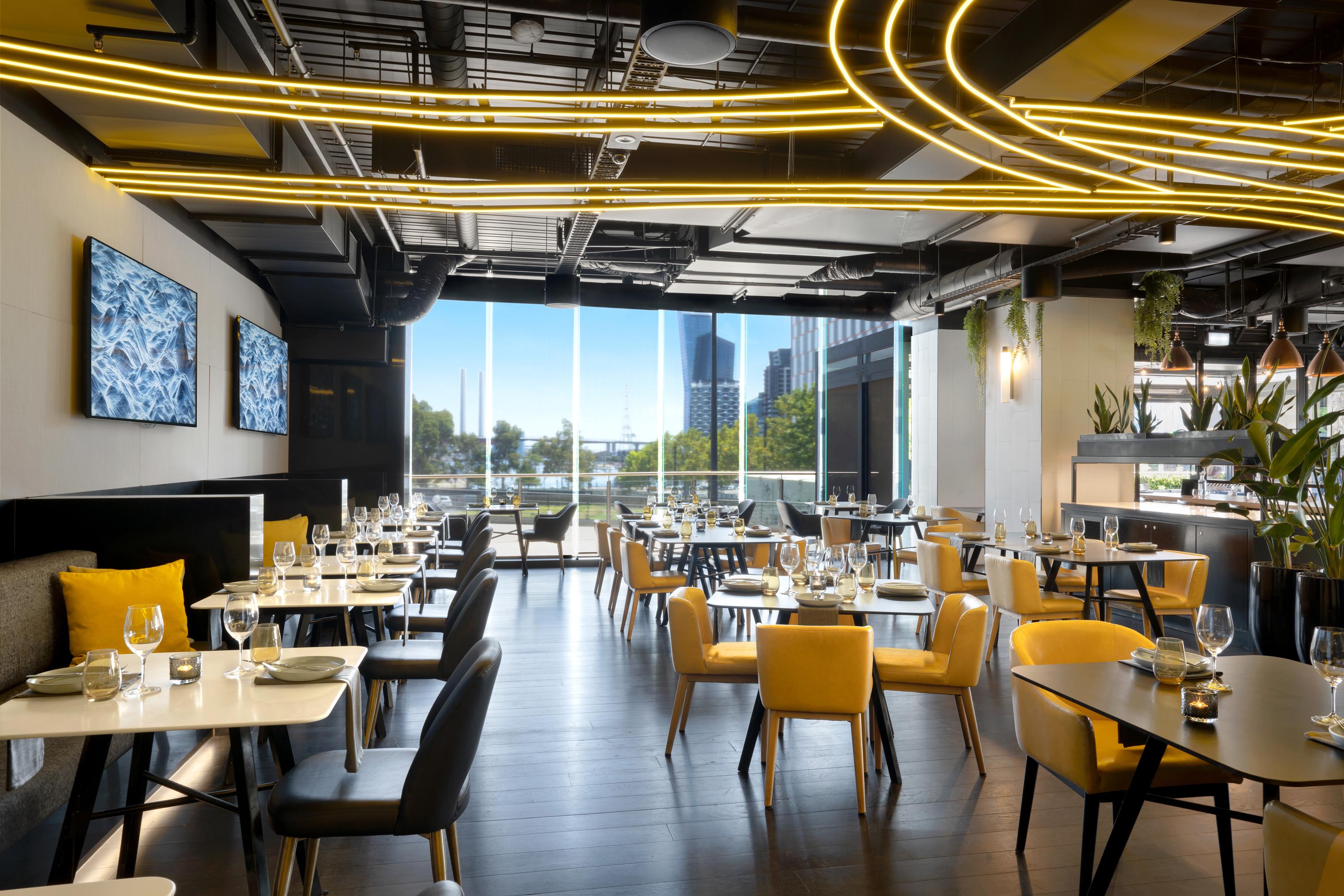 Peppers Docklands Hotel 5*