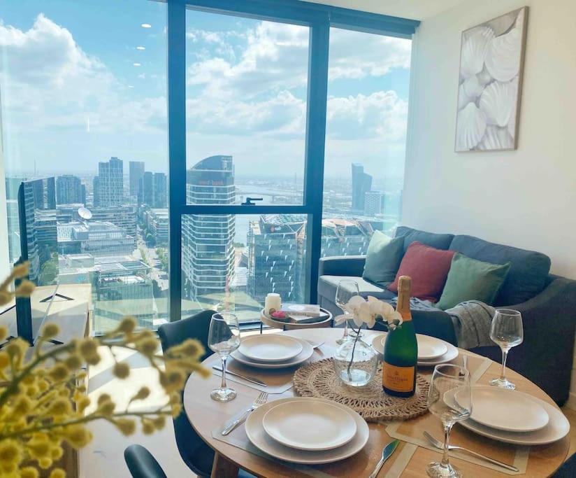 Apartment 31st Floor! Amazing Sea View 2b2b@southern Cross Melbourne
