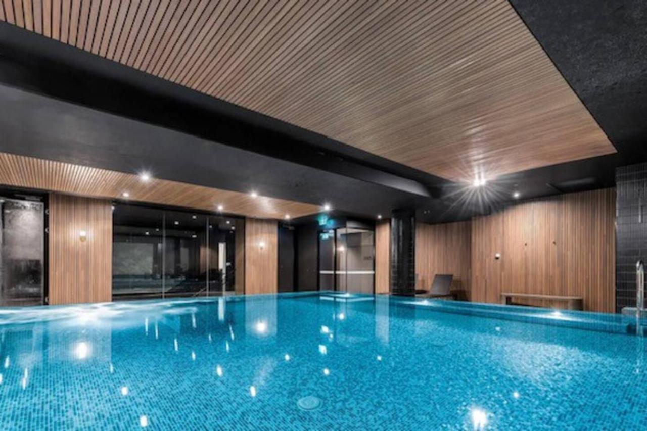 Apartment Slate Skies At Palladium - Urban Lifestyle With Pool