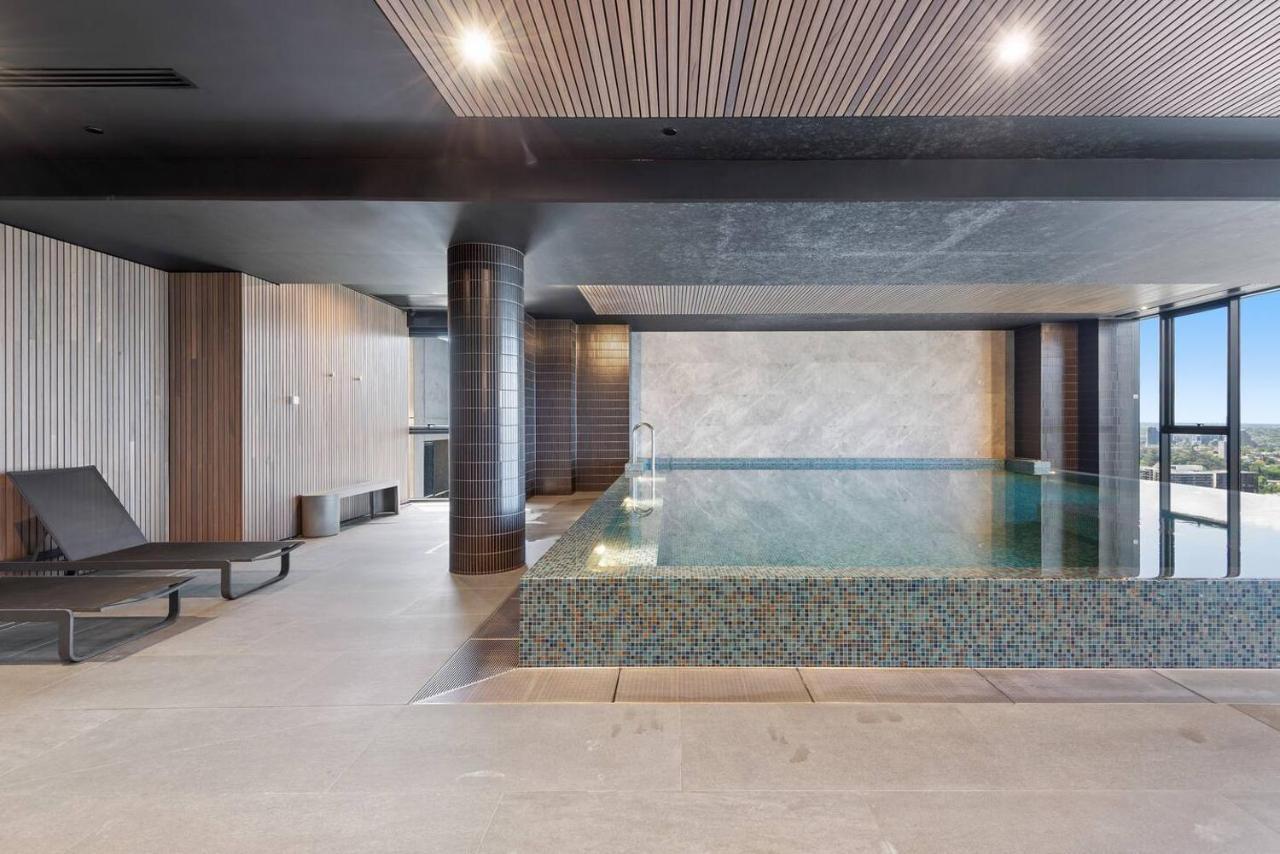 Slate Skies At Palladium - Urban Lifestyle With Pool