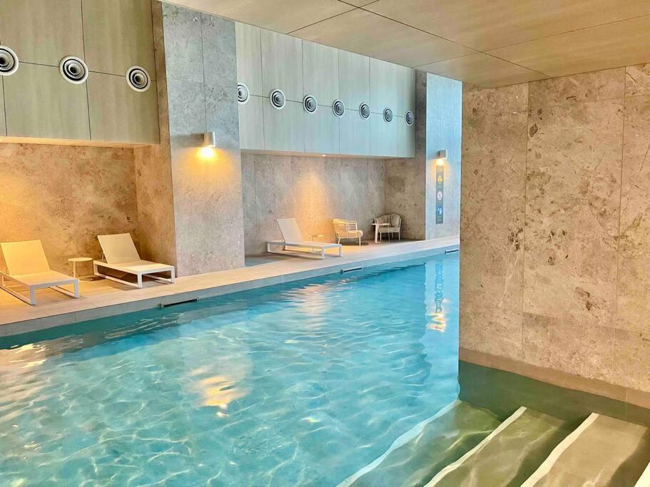 Luxury W/ Facilities, Views & Parking Apartment