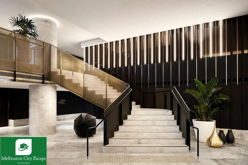Apartment Luxury W/ Facilities, Views & Parking Melbourne