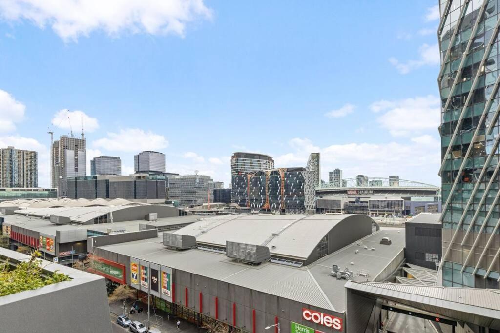 Luxury W/ Facilities, Views & Parking * Melbourne