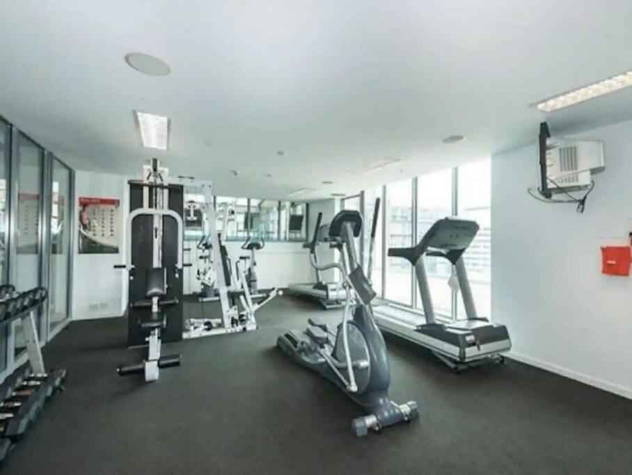 One Bedroom I Free Parking I Fabulous View Apartment *