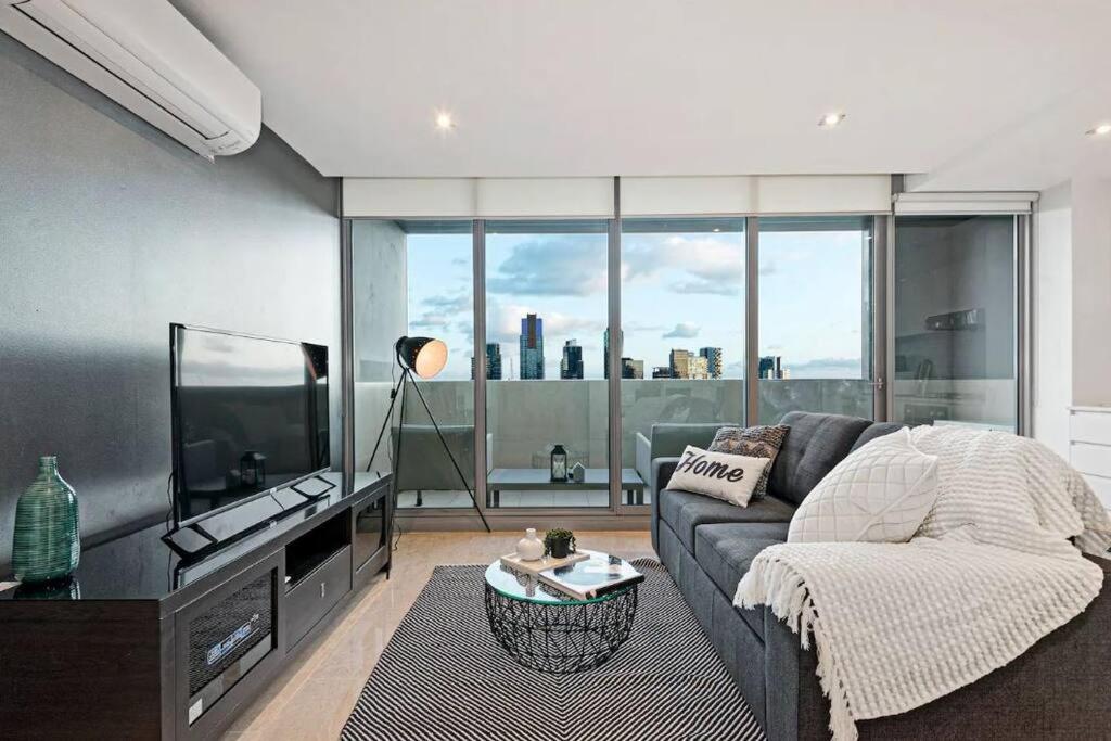 One Bedroom I Free Parking I Fabulous View * Melbourne