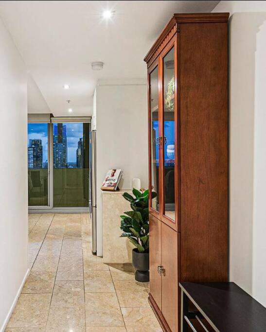 One Bedroom I Free Parking I Fabulous View Melbourne