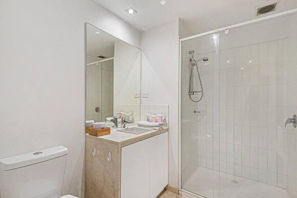 One Bedroom I Free Parking I Fabulous View * Melbourne