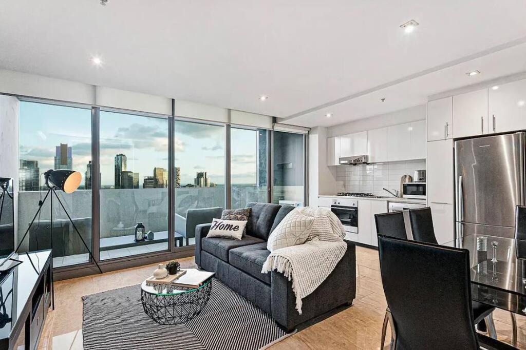 One Bedroom I Free Parking I Fabulous View Apartment