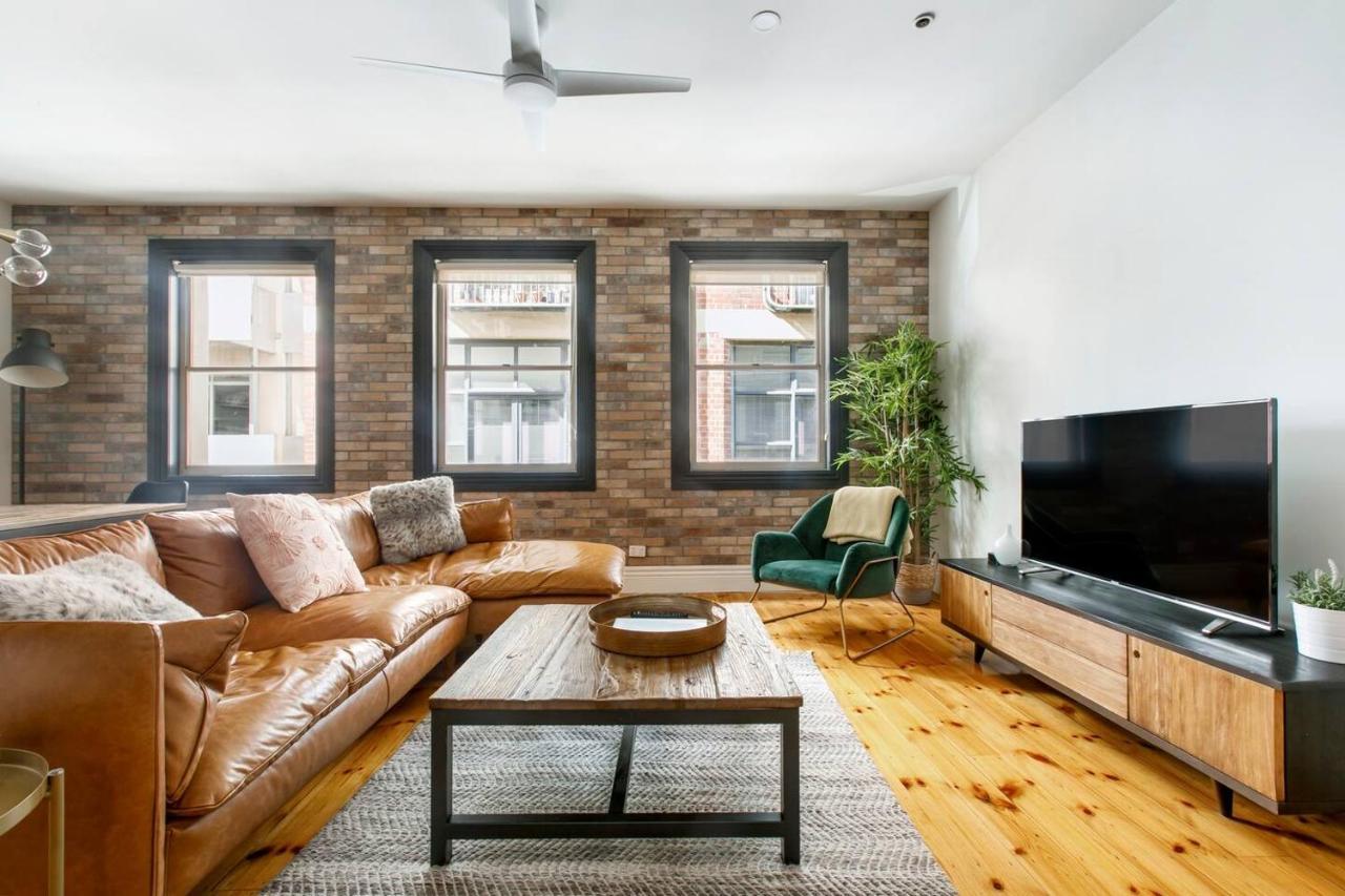 Apartment Heritage Charm In Melbourne's Heart With Rooftop
