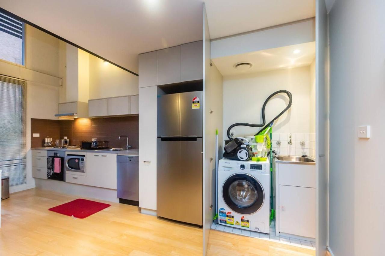 New York Lofted Cbd Retreat With Pool And Parking Melbourne
