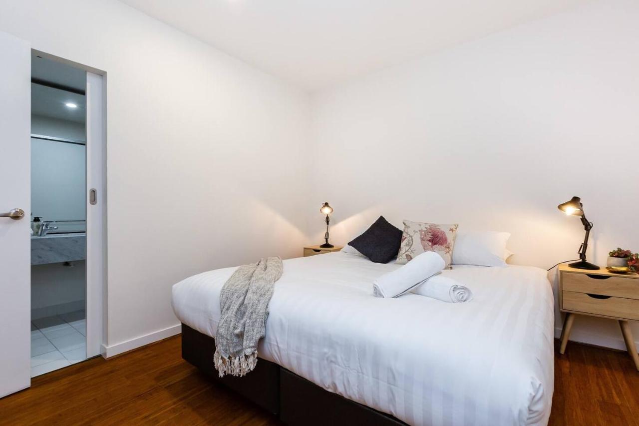 Inner City Seclusion Near Rmit With Parking *