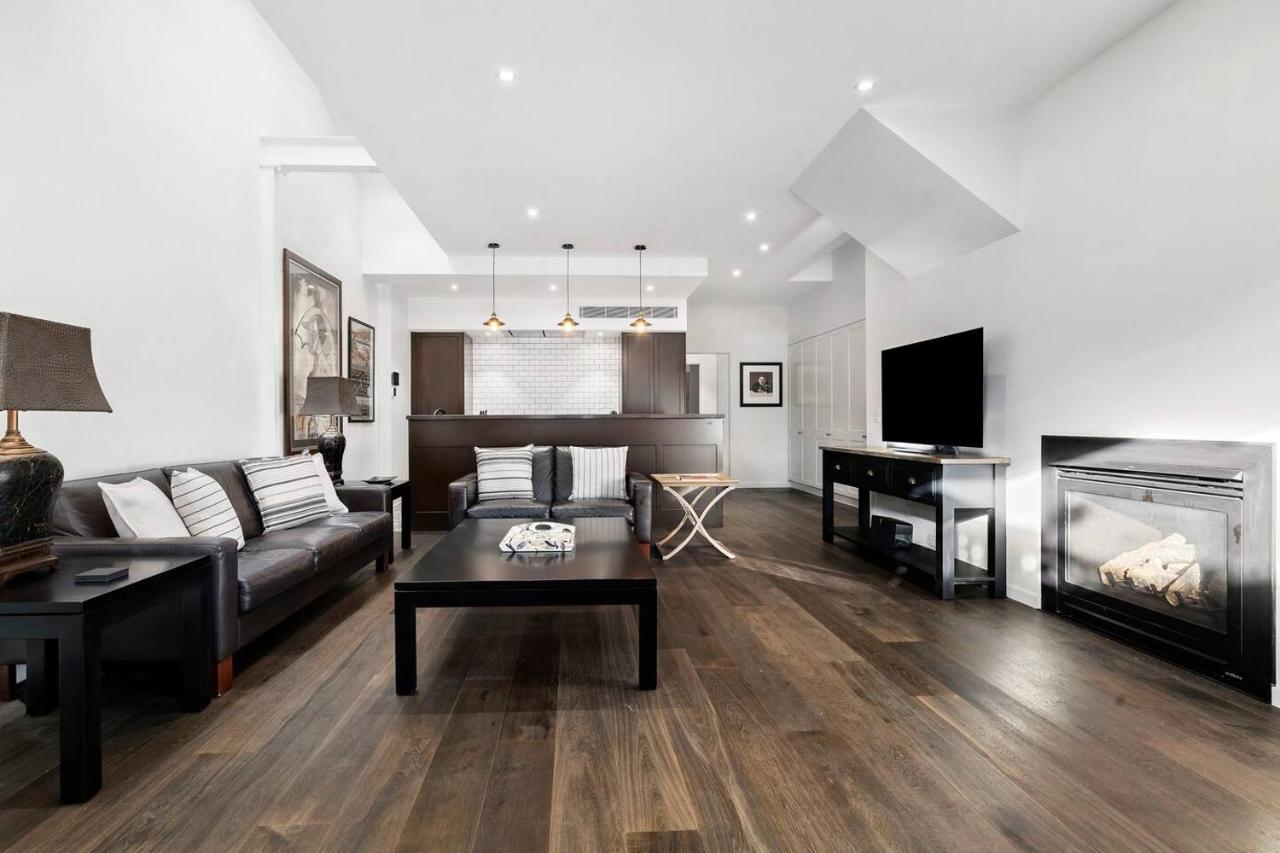 'orangerie' A Stunning Shoe Factory Conversion Apartment *