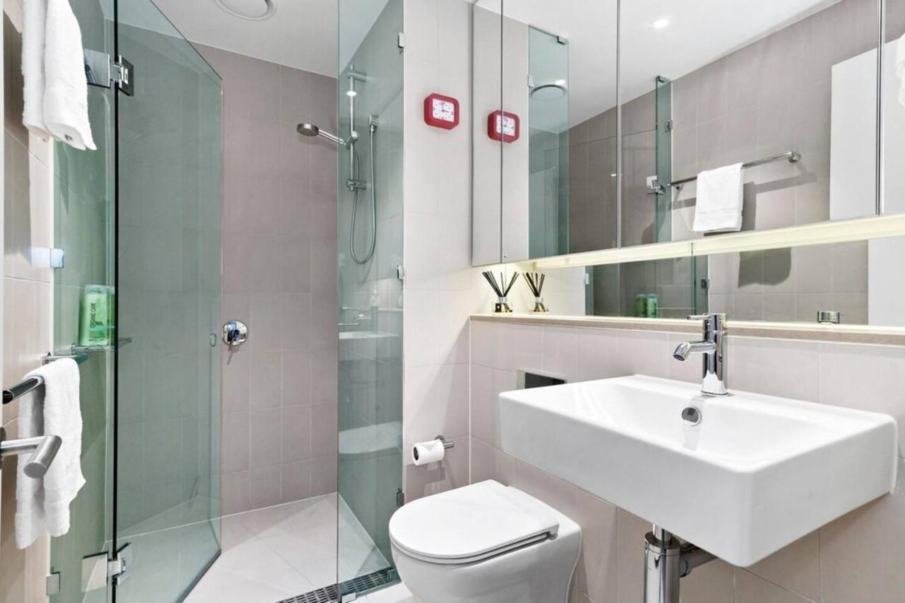 Apartment Resort-style Docklands Riverview With Parking