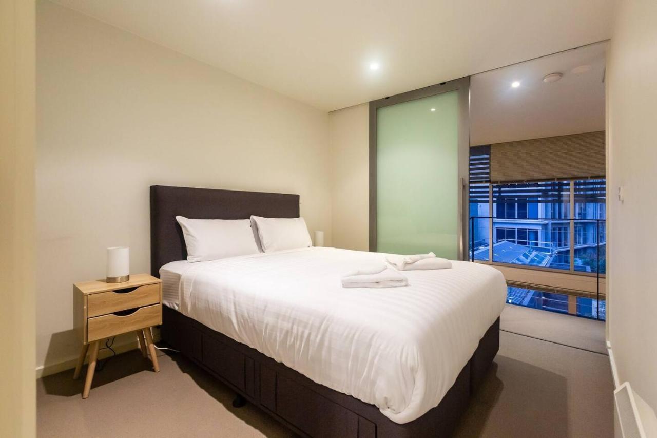 New York Lofted Cbd Retreat With Pool And Parking Melbourne