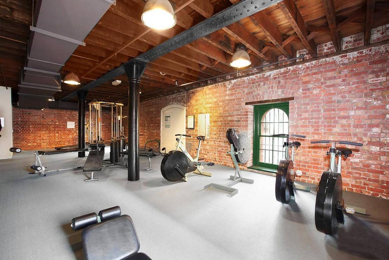 Retro Meets Industrial At Heritage Bond Store Apartment *