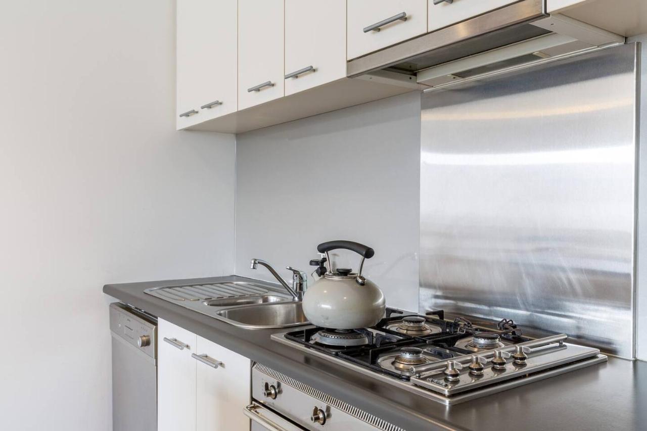 'fitzroy Max' Easygoing Urban Pad Off Brunswick St *