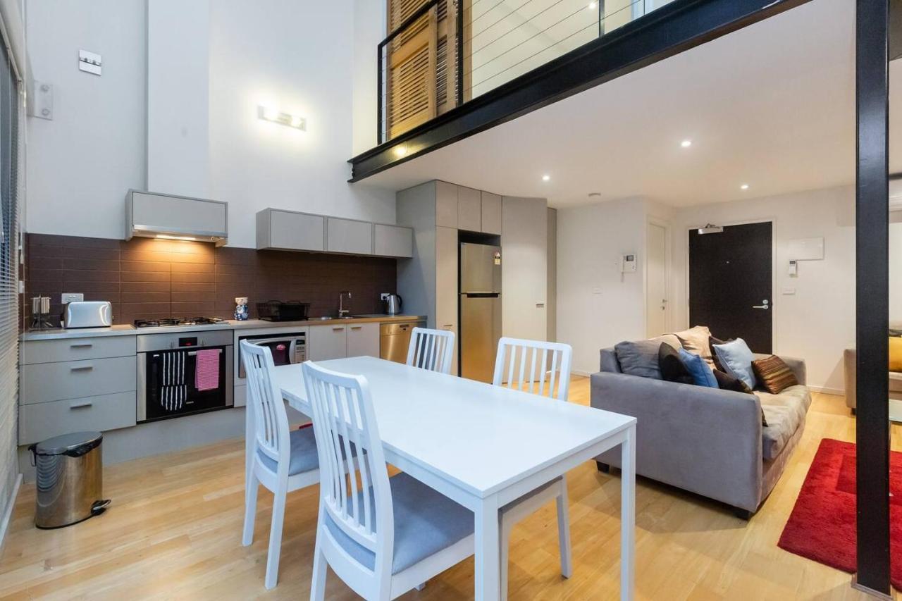 New York Lofted Cbd Retreat With Pool And Parking Apartment Melbourne