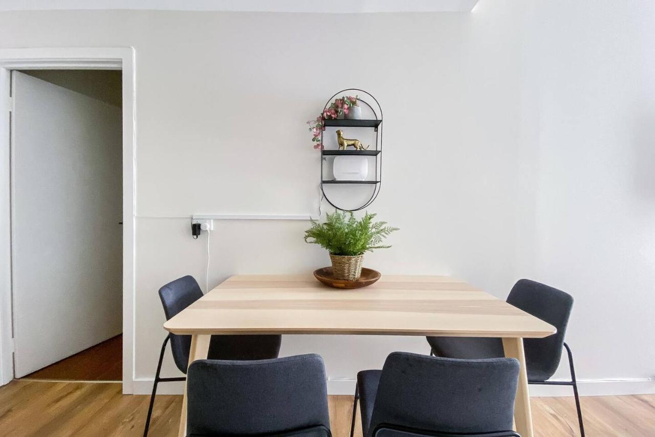 Apartment Inner City Seclusion Near Rmit With Parking