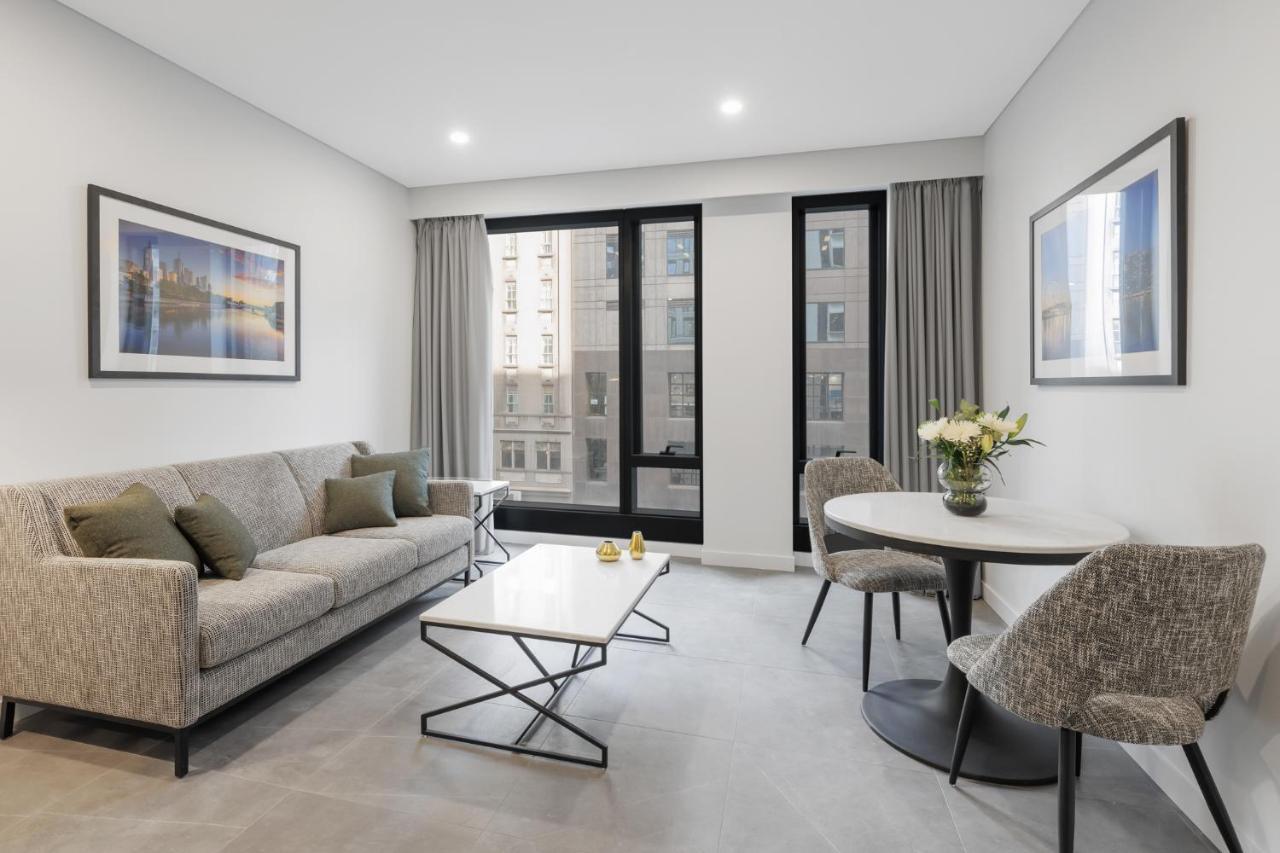 Meriton Hotel 5*