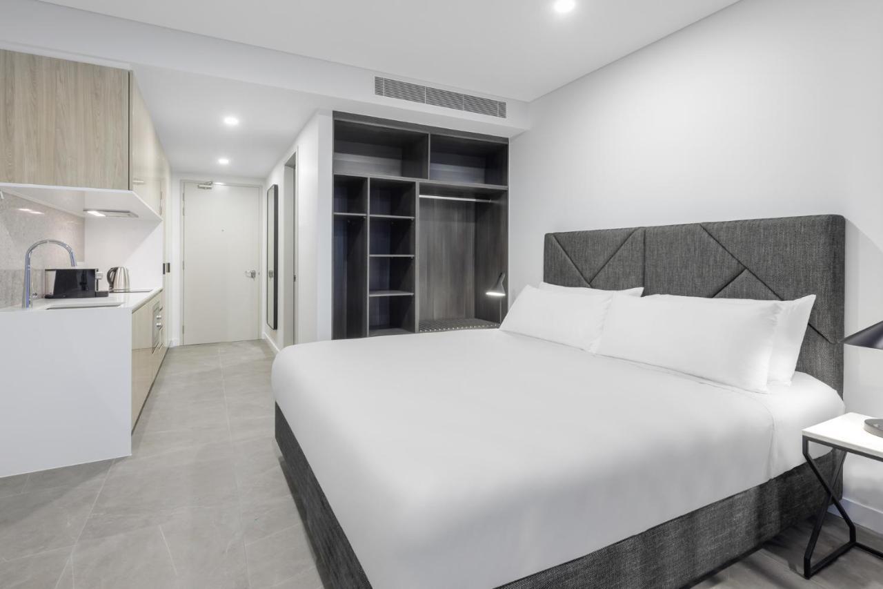 Meriton Hotel 5*