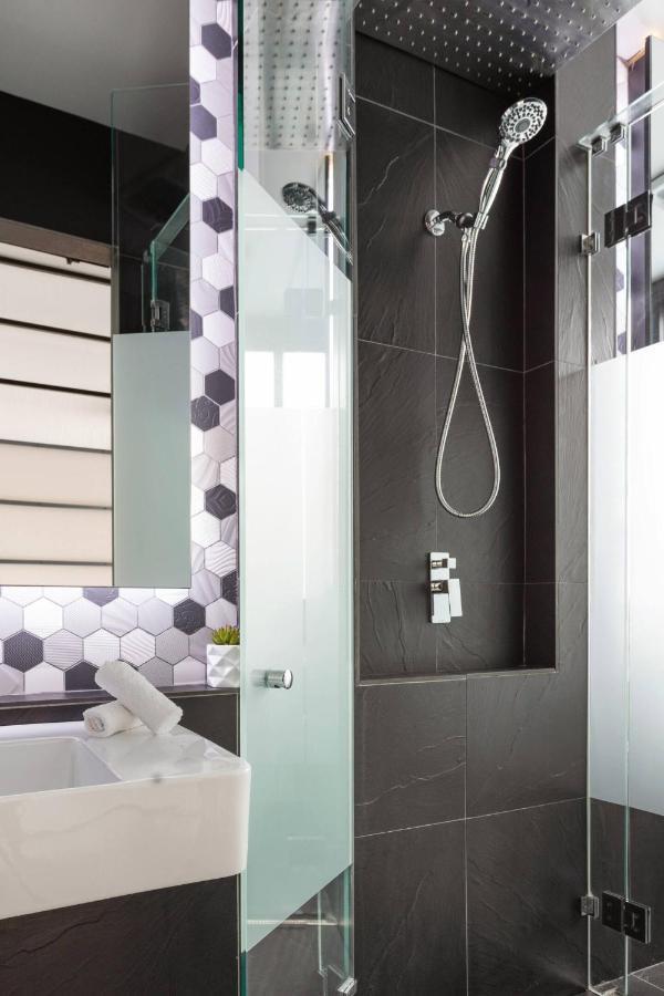 The Kings Domain At The House Of Windsor By Ready Set - Ground Level Melbourne