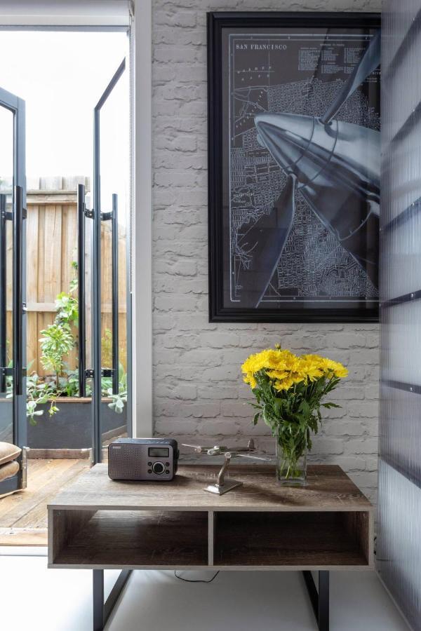 The Kings Domain At The House Of Windsor By Ready Set - Ground Level Holiday home