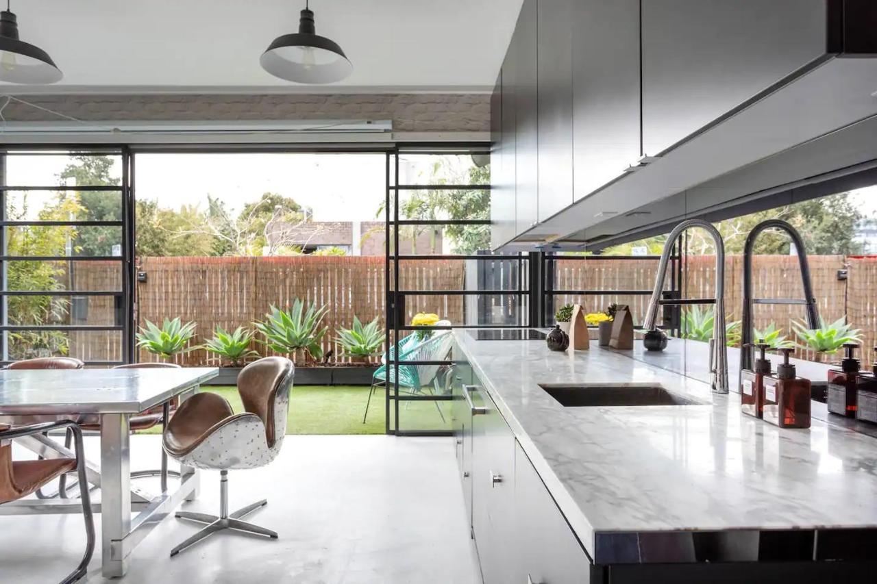 The Kings Domain At The House Of Windsor By Ready Set - Ground Level Holiday home