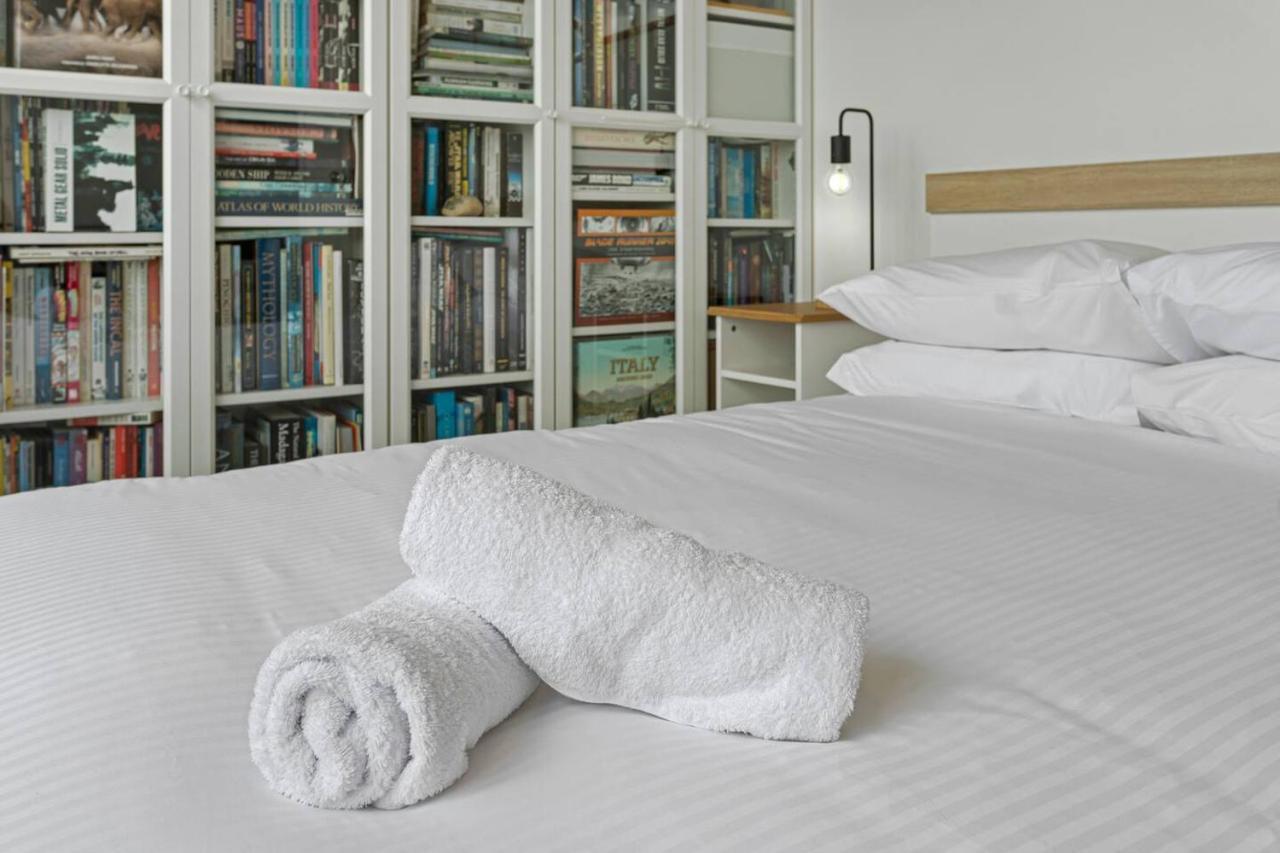 South Yarra Sanctuary By Ready Set Apartment