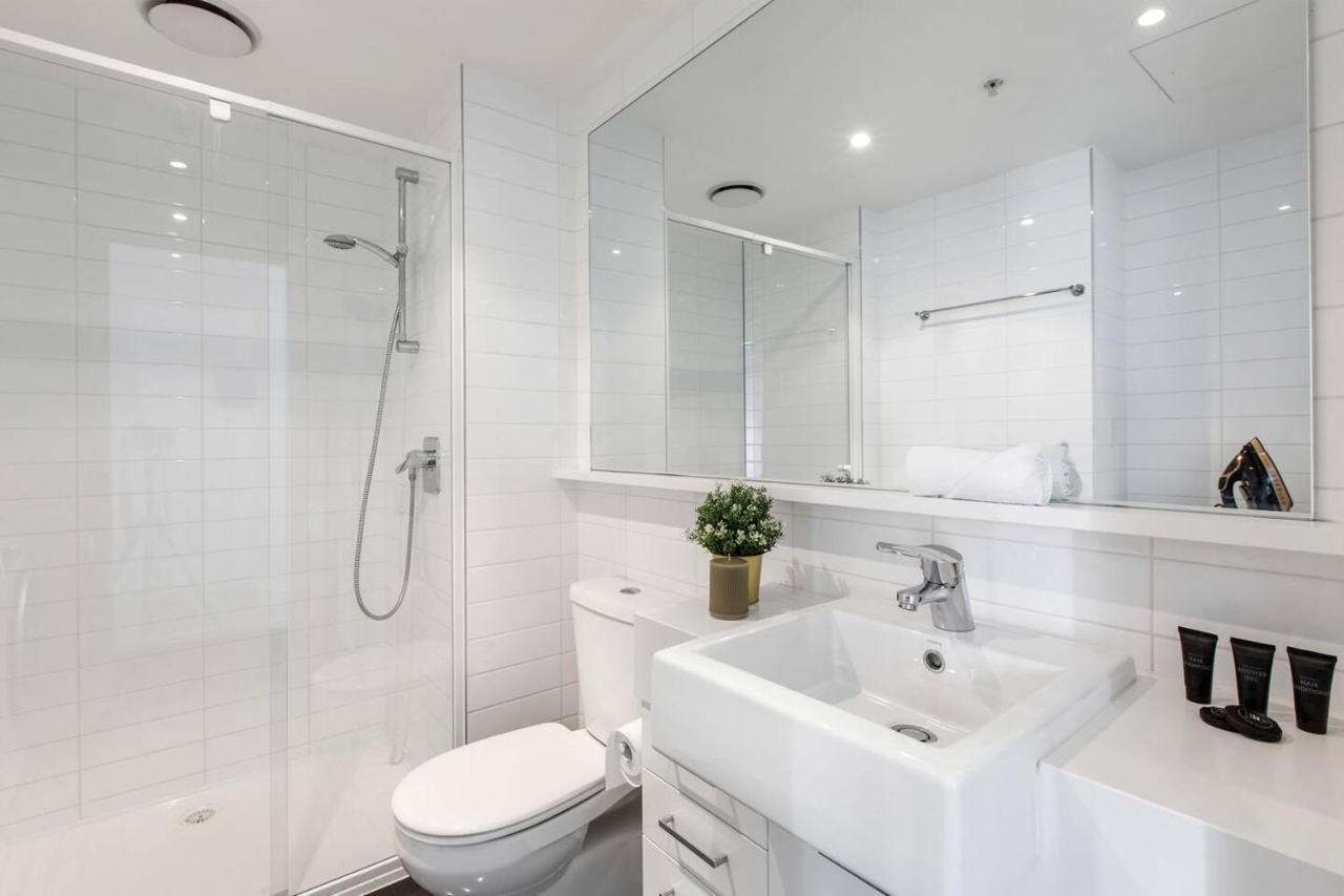 Elevated Elegance - Your Stylish Urban Sanctuary *