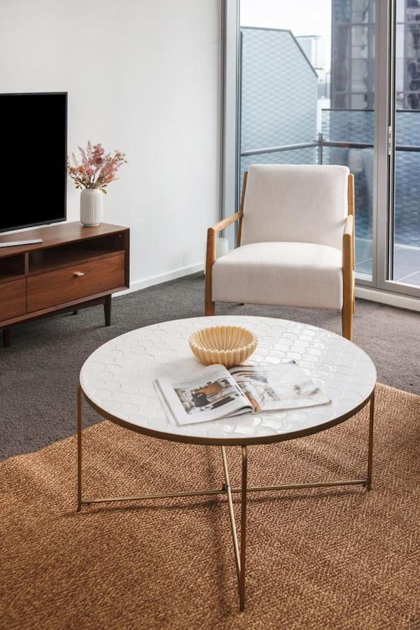 Apartment Elevated Elegance - Your Stylish Urban Sanctuary